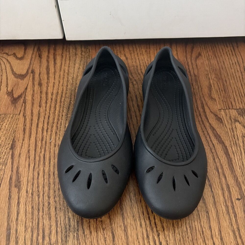 CROCS Womens Kelli Ballet Flat Size 8 Black Rubber Slip On Shoe Casual Cutouts - Picture 2 of 6